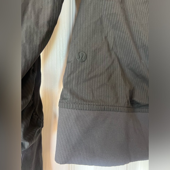 Lululemon Beyond the Studio Jacket
Graphite Grey Size 4 - Picture 10 of 10